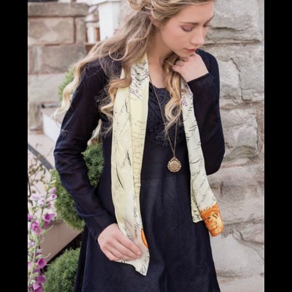 ‼️ 100% Silk Postscript Scarf 🧣‼️ - Picture 4 of 4